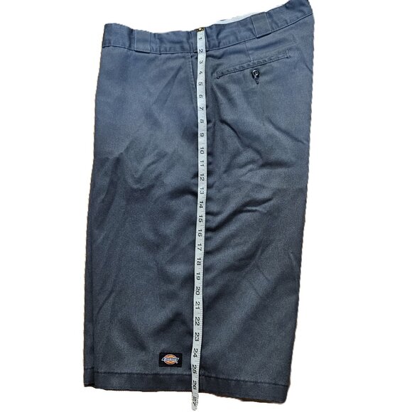 Dickies Work Shorts Loose Fit, Multi-Pocket, ~15” Inseam, Green - Size 38 - Picture 9 of 14